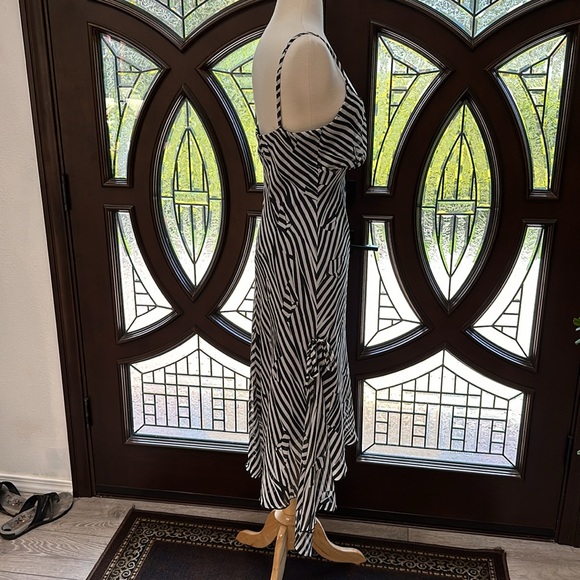 Georgiou studio dress 👗 - Picture 4 of 10